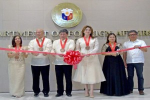 DFA opens mall-based consular office in Tacloban